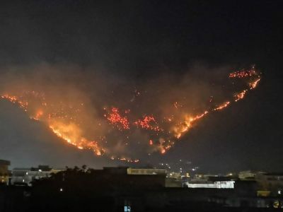 Incendio a Sarno iniziata l'evacuazione.