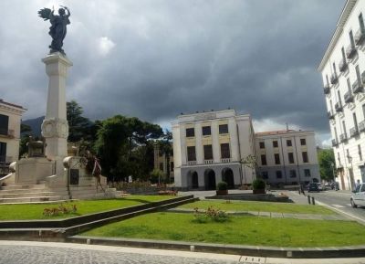 VIETATI ASSEMBRAMENTI IN PIAZZA ABBRO E PIAZZA PASSARO