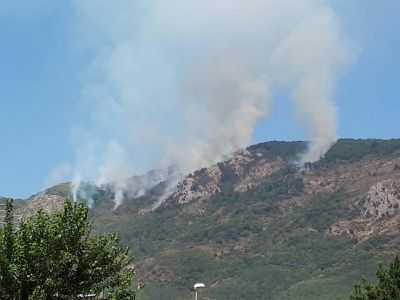 INCENDI: SITUAZIONE CRITICA - EVACUAZIONE ABITAZIONI