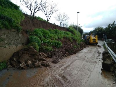 Allerta meteo, interventi per vari smottamenti.