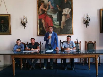 VOLONTARI ANTINCENDI a Palazzo di Citt&agrave;.