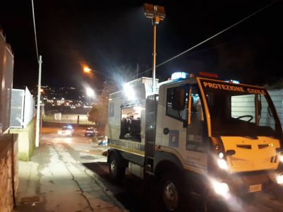 Incendio cumuli rifiuti in via Luigi Ferrara a Pregiato.