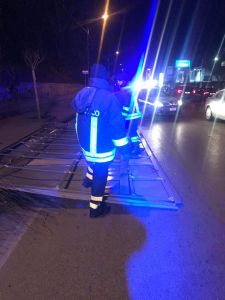 Danni per il forte vento, in moto la macchina della Protezione Civile comunale.