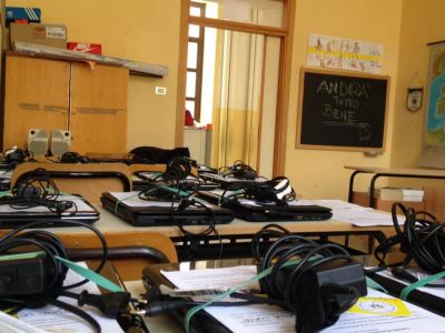 Consegna portatili agli alunni dell'Istituto Giovanni XXIII.