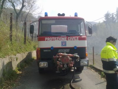 Incendio in localit&agrave; Petrellosa.