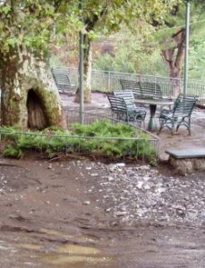 Frana nella frazione di SS.Quaranta - Protezione Civile in allarme.